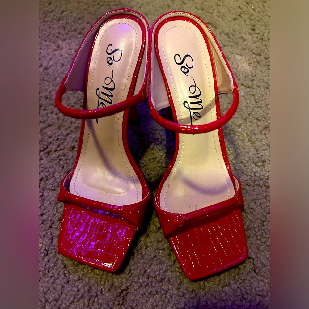 So cute heels size 8 red